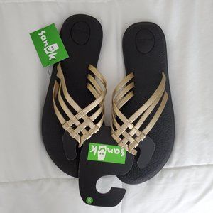 Womens Sanuk flip flops size 8